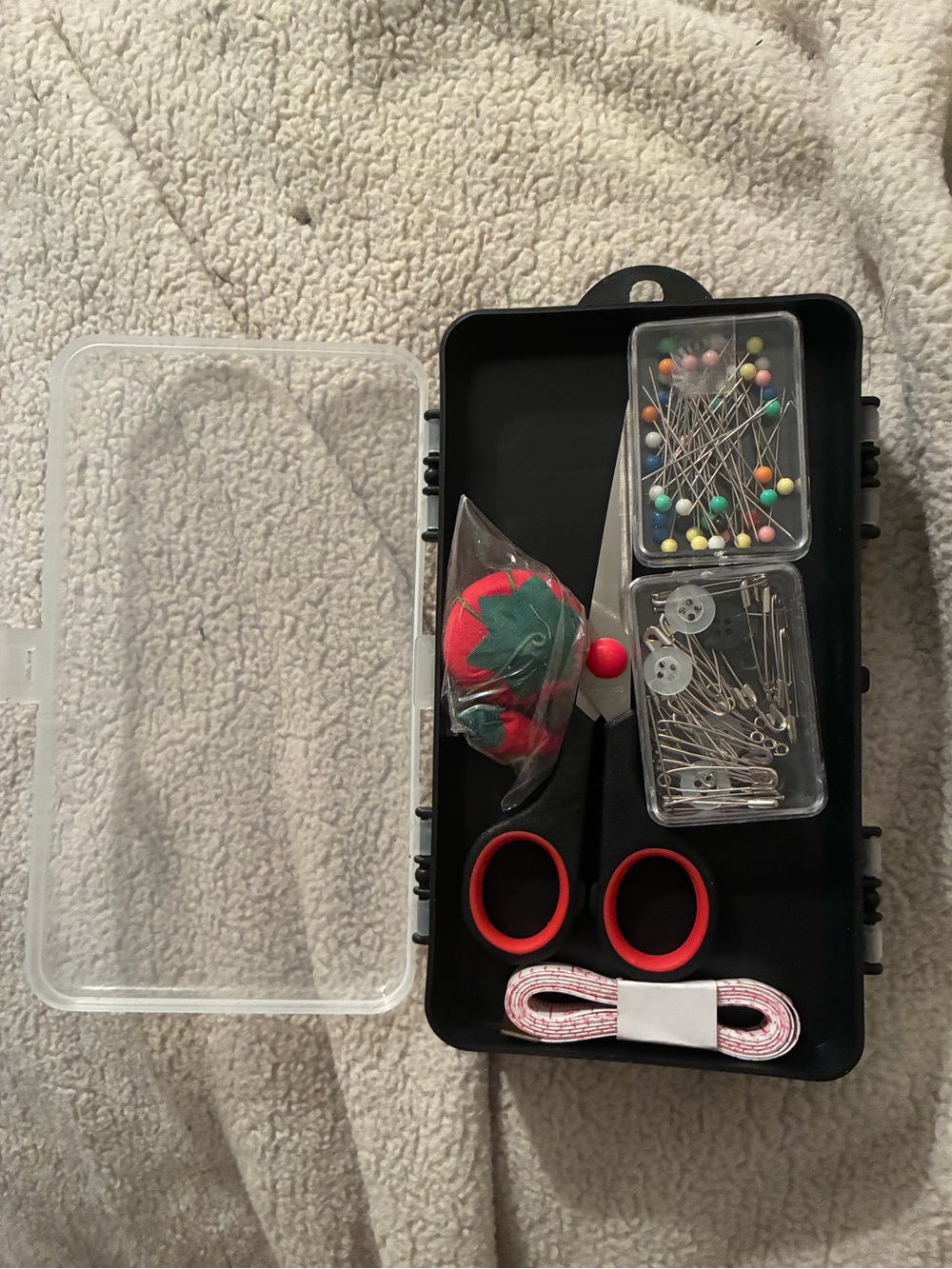 Living Solutions Sewing Kit 115 Piece - Picture 6 of 6